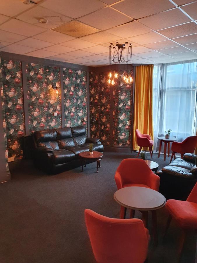 Balkan Hotel Blackpool Esterno foto