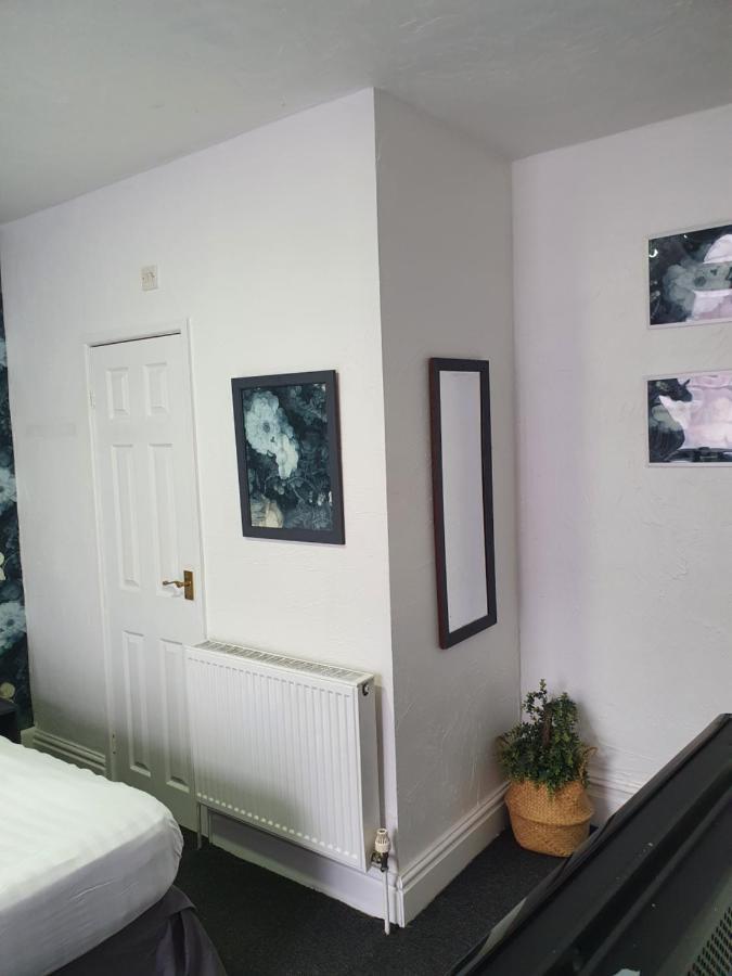 Balkan Hotel Blackpool Esterno foto