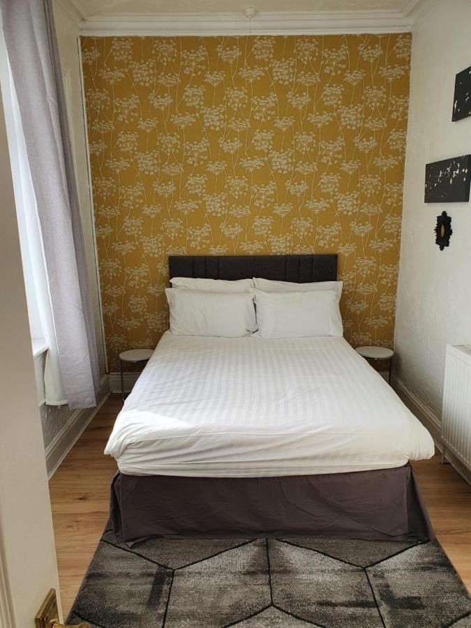 Balkan Hotel Blackpool Esterno foto