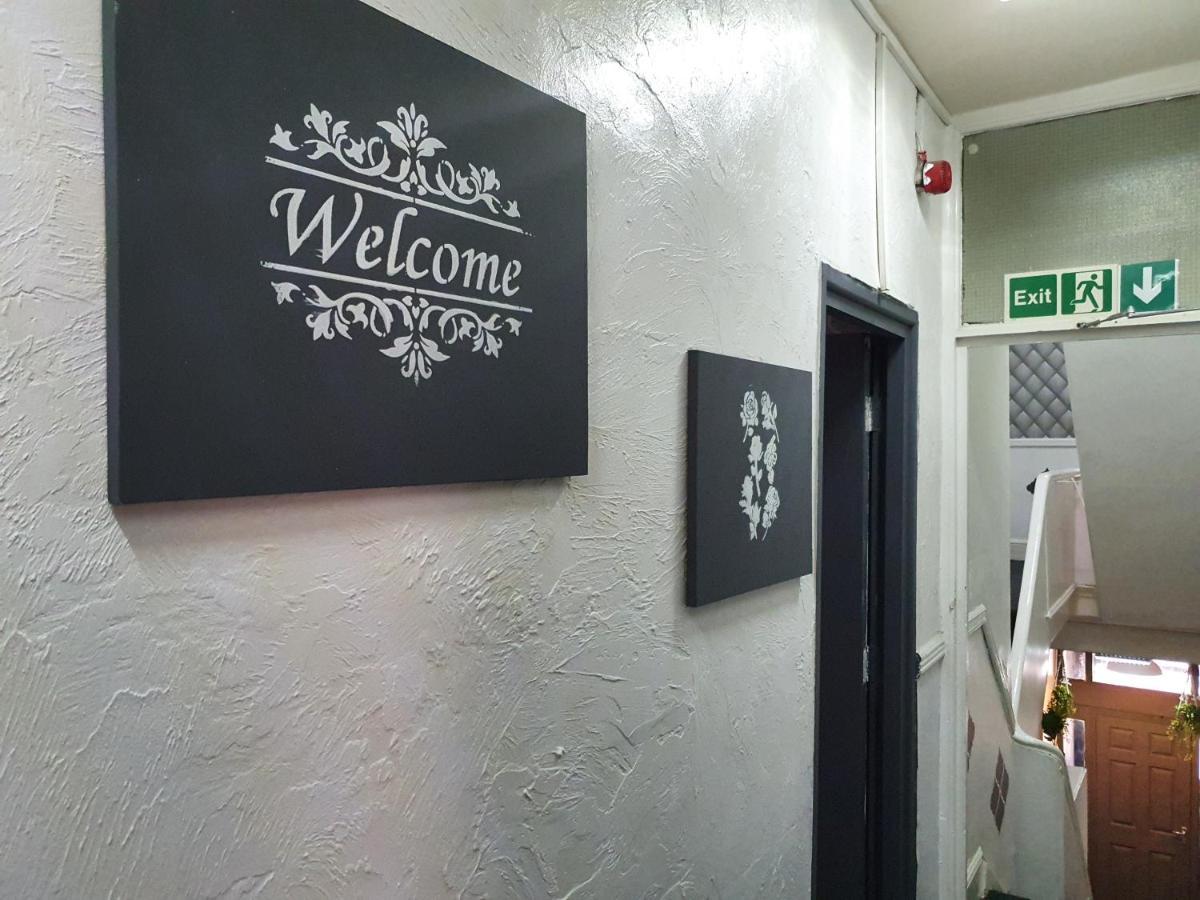 Balkan Hotel Blackpool Esterno foto