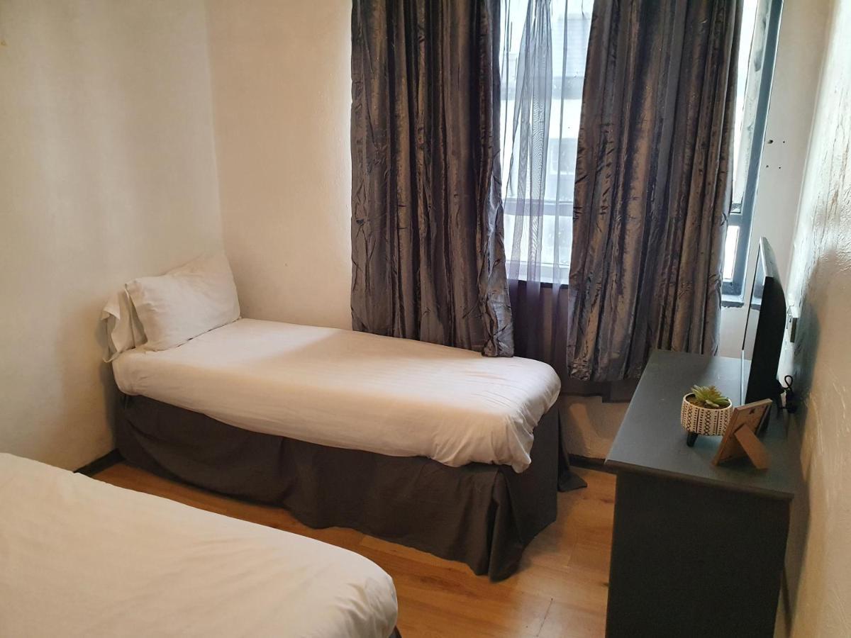 Balkan Hotel Blackpool Esterno foto