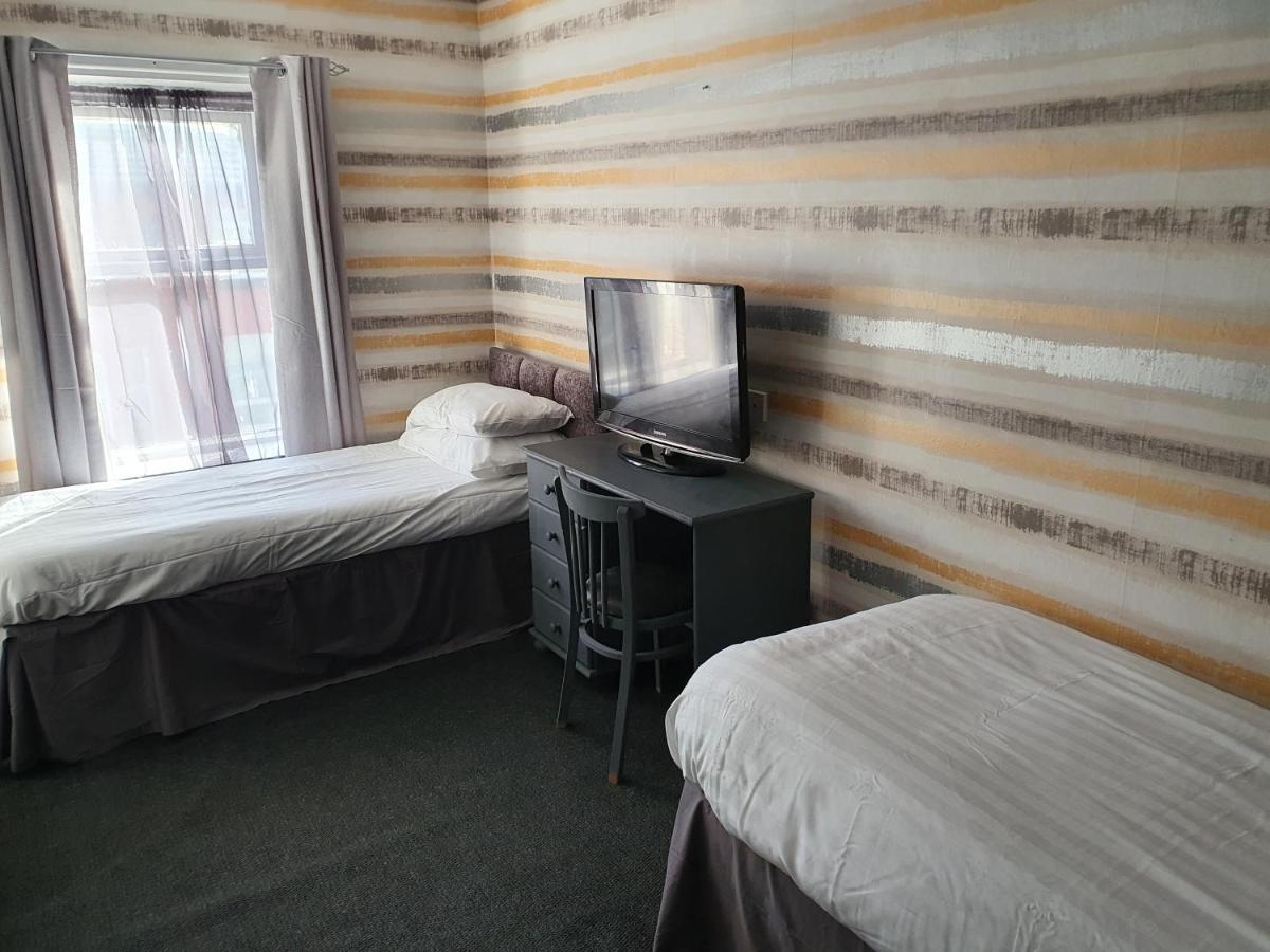Balkan Hotel Blackpool Esterno foto