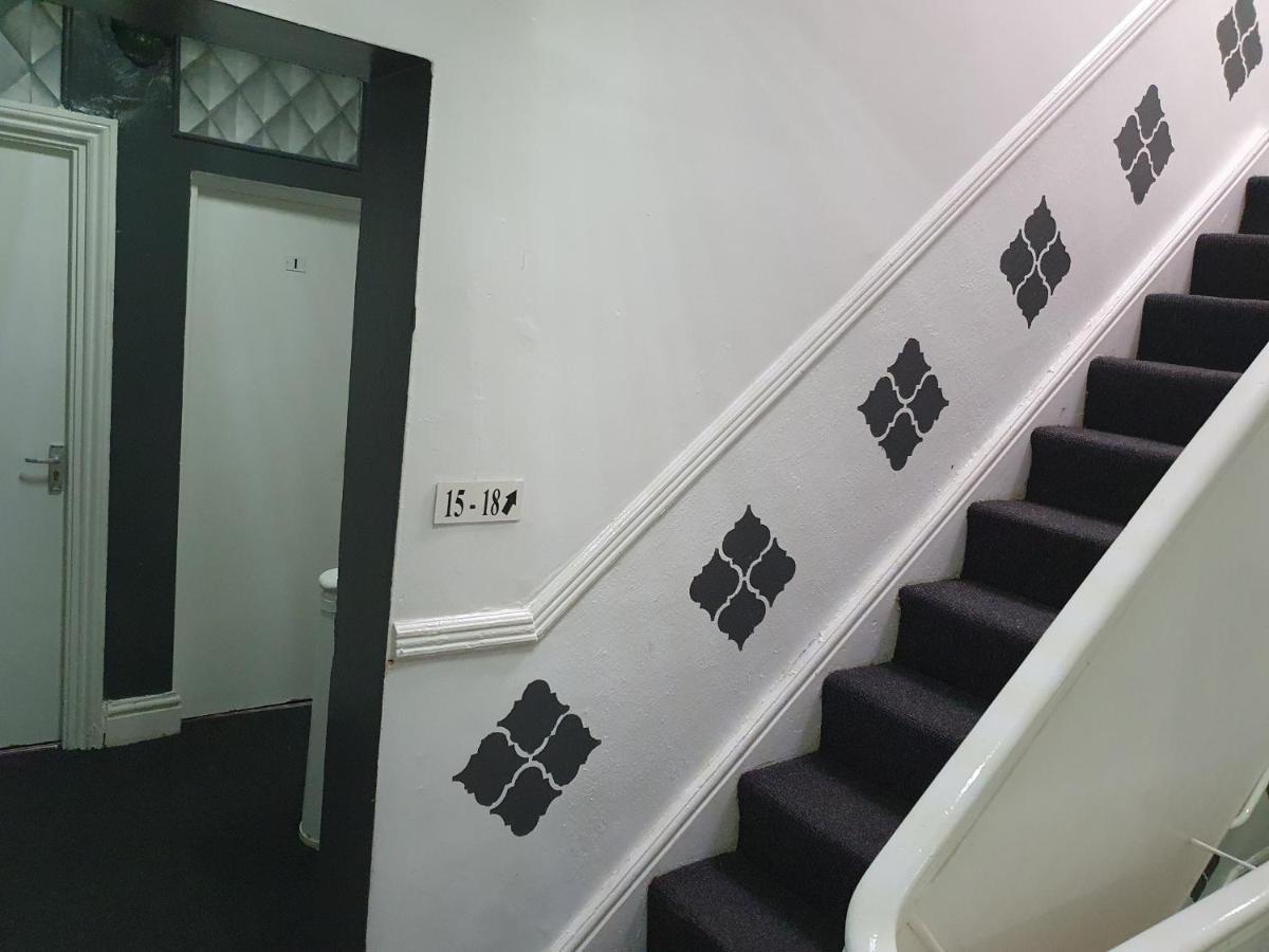 Balkan Hotel Blackpool Esterno foto
