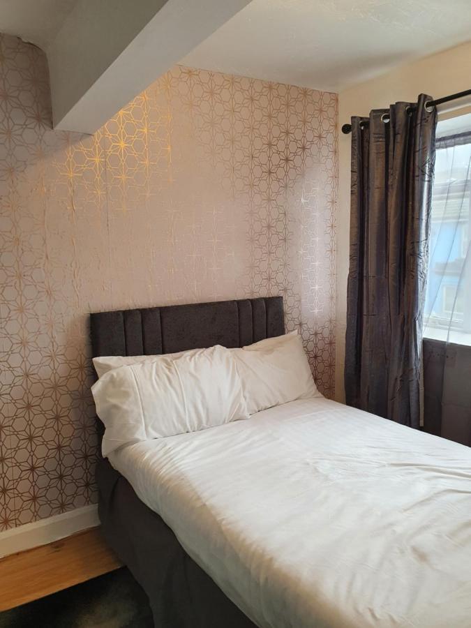 Balkan Hotel Blackpool Esterno foto