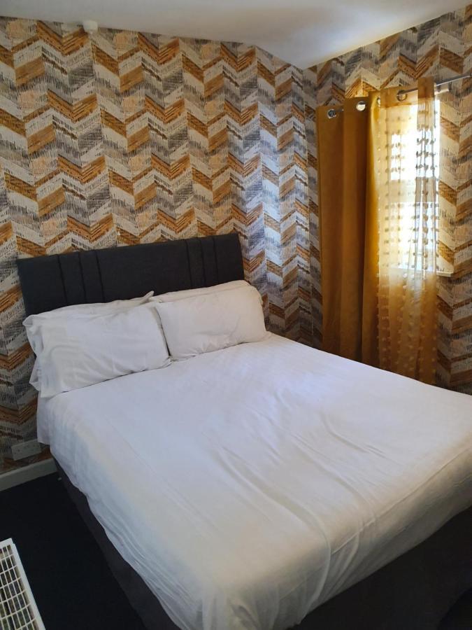 Balkan Hotel Blackpool Esterno foto