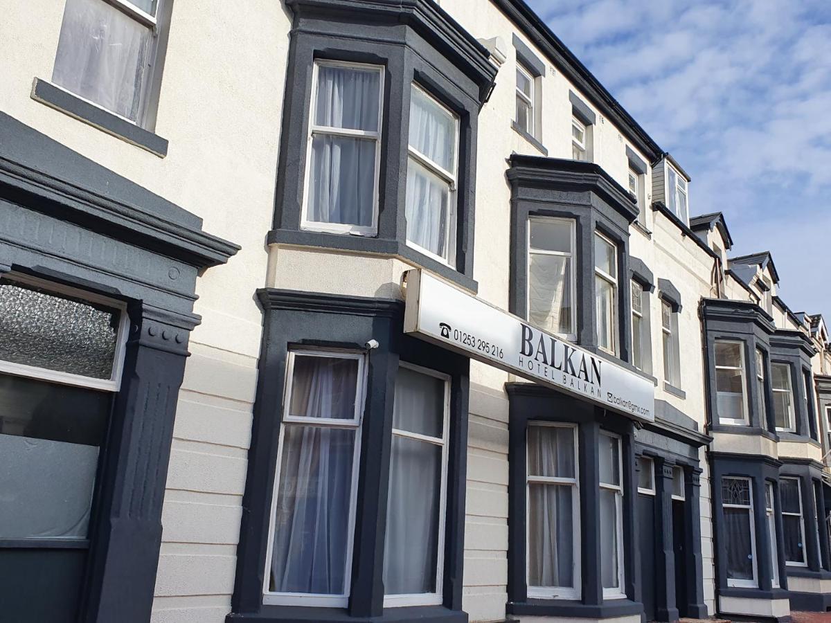 Balkan Hotel Blackpool Esterno foto
